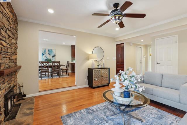 Image 9 of 59 For 34348 Atteridge Ct
