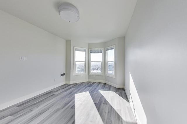 811 Oak Street, San Francisco CA: https://media.crmls.org/mediaz/30512651-7950-4619-84b6-3dd1c936bb4e.jpg