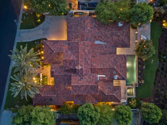 80740 Via Portofino, La Quinta CA: https://media.crmls.org/mediaz/30515369-05b8-448c-aaf8-adf68b01290b.jpg