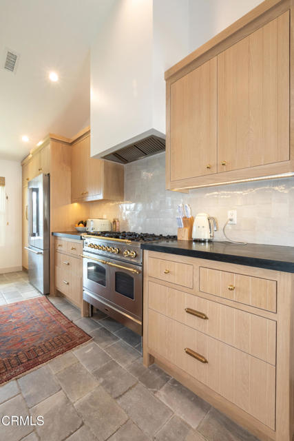 Detail Gallery Image 10 of 44 For 4363 Milpas St, Camarillo,  CA 93012 - 3 Beds | 2 Baths