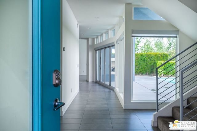 1007 Ziel Drive, Palm Springs CA: https://media.crmls.org/mediaz/3051adce-d2fe-4eee-9c61-afe1dd39e349.jpg