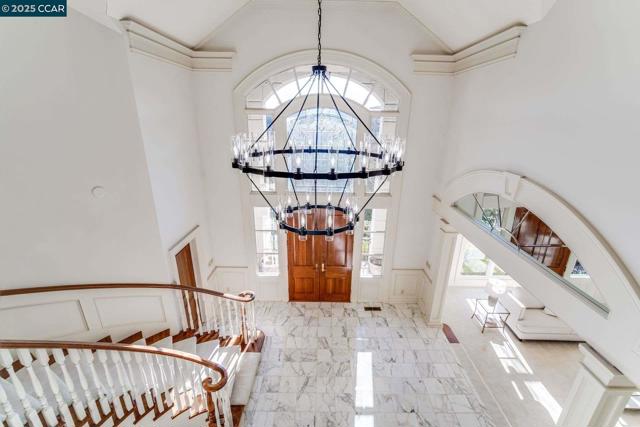 2420 Diablo Lakes Ln, Diablo CA: https://media.crmls.org/mediaz/3051cbed-79e4-4802-87a5-130a49f4594b.jpg