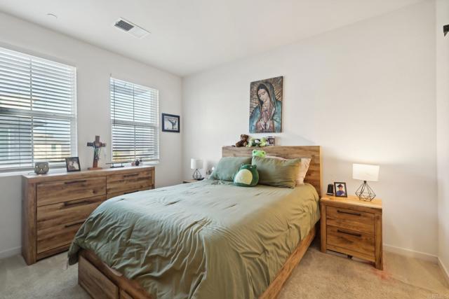 Detail Gallery Image 11 of 27 For 2325 Element Way #4,  Chula Vista,  CA 91915 - 3 Beds | 2/1 Baths