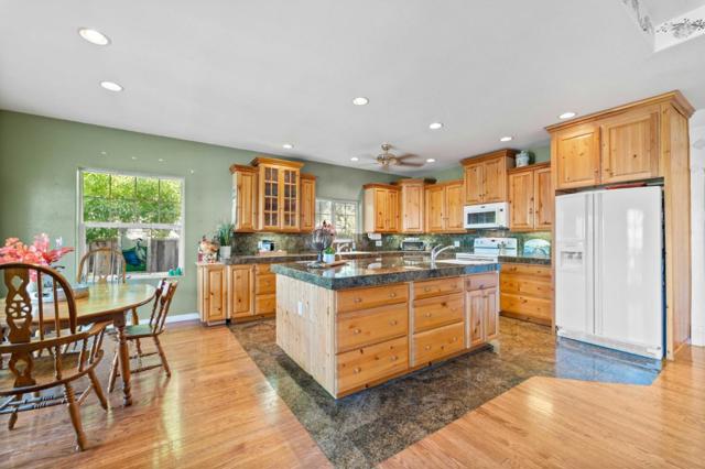 16973 Roberts Road, Los Gatos CA: https://media.crmls.org/mediaz/3052560d-8683-46f9-b40e-573312c13e68.jpg