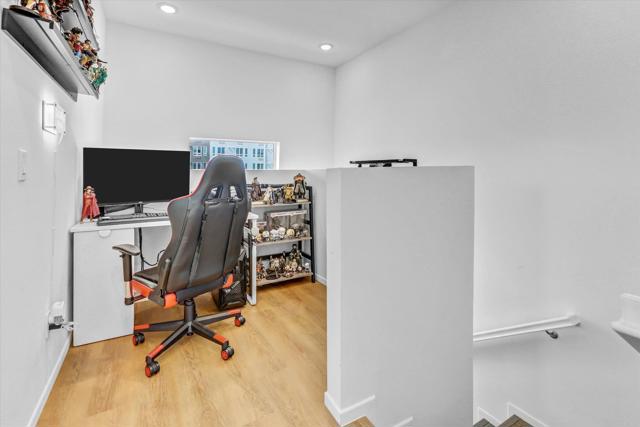 Detail Gallery Image 13 of 30 For 402 Creekside Cir, San Diego,  CA 92114 - 3 Beds | 3 Baths