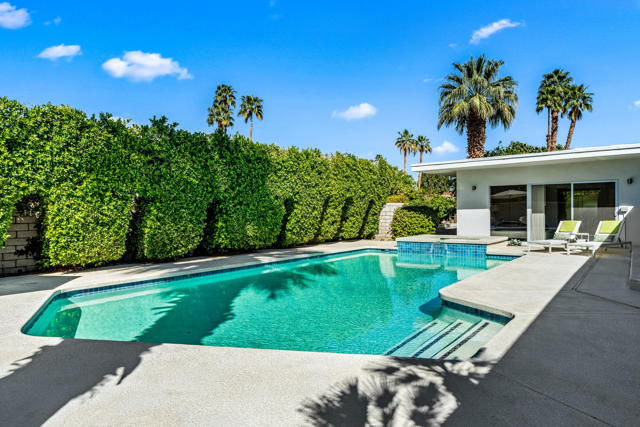 Image 30 of 60 For 76080 Fairway Drive