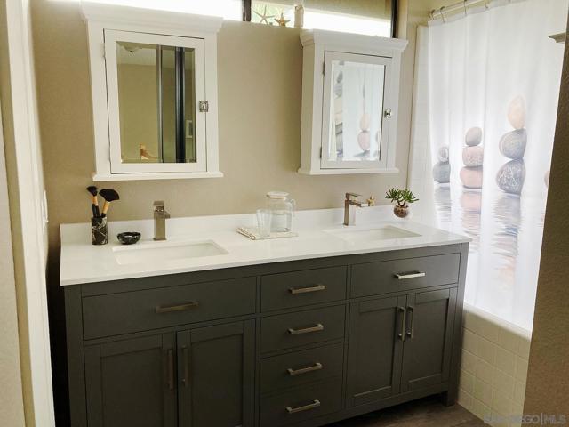 4210 Federman Ln, San Diego CA: https://media.crmls.org/mediaz/305327e7-b912-4dc5-917f-1e81ec4dbb1a.jpg