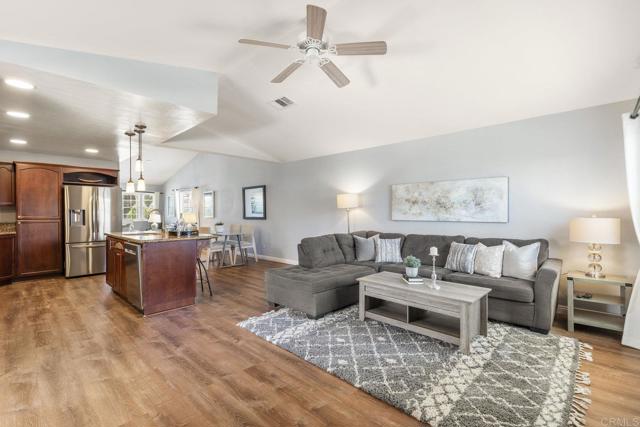 724 Hollowglen Road, Oceanside CA: https://media.crmls.org/mediaz/305379e6-c219-4e77-9550-3732648ec906.jpg