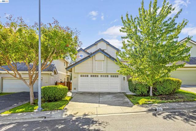 47 Summer Hill Court, Danville CA: https://media.crmls.org/mediaz/30542ce6-2139-43cb-873d-17feec04d442.jpg
