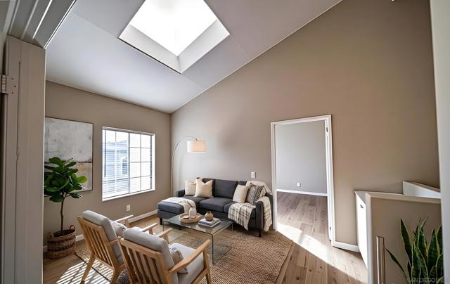 8625 Via Mallorca, La Jolla CA: https://media.crmls.org/mediaz/30546c14-61aa-4cd6-bddf-d40e23c0c8d2.jpg