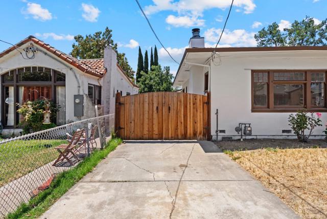 65 S Claremont Avenue, San Jose CA: https://media.crmls.org/mediaz/30573785-cd21-48d4-b5a7-e6deb02a2410.jpg