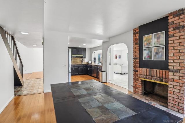 712 Paseo Del Rey, Chula Vista CA: https://media.crmls.org/mediaz/305866c9-1ef6-49a6-89aa-9b70add66dc1.jpg