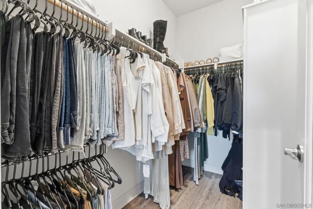 4382 Pacifica Way, Oceanside CA: https://media.crmls.org/mediaz/3058ef2e-8427-4919-b467-4248e4c3b12e.jpg