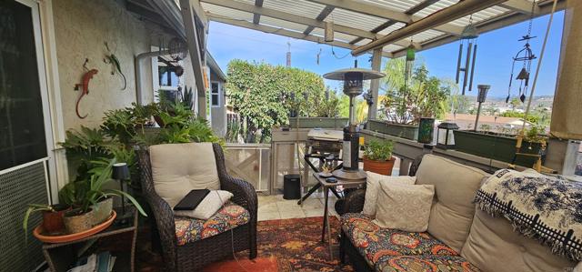 Home for Sale in Lakeside