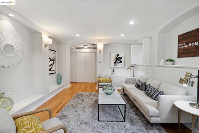 Image 26 of 37 For 1633 Trestle Glen Rd