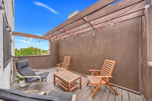 2282 Caminito Pescado, San Diego CA: https://media.crmls.org/mediaz/30598e72-9ac6-4243-8a6b-71550386005c.jpg