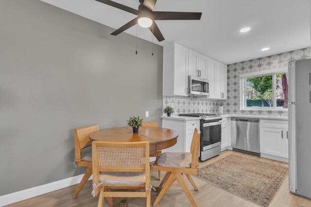 Detail Gallery Image 5 of 21 For 10746 N Magnolia Ave #C3,  Santee,  CA 92071 - 2 Beds | 1 Baths