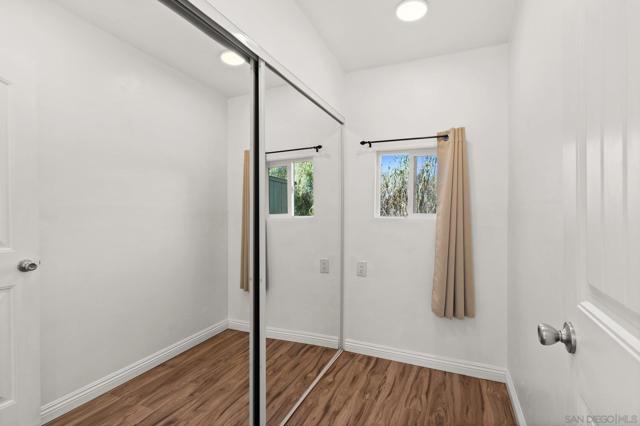 Image 20 of 41 For 11816 Waterhill Rd