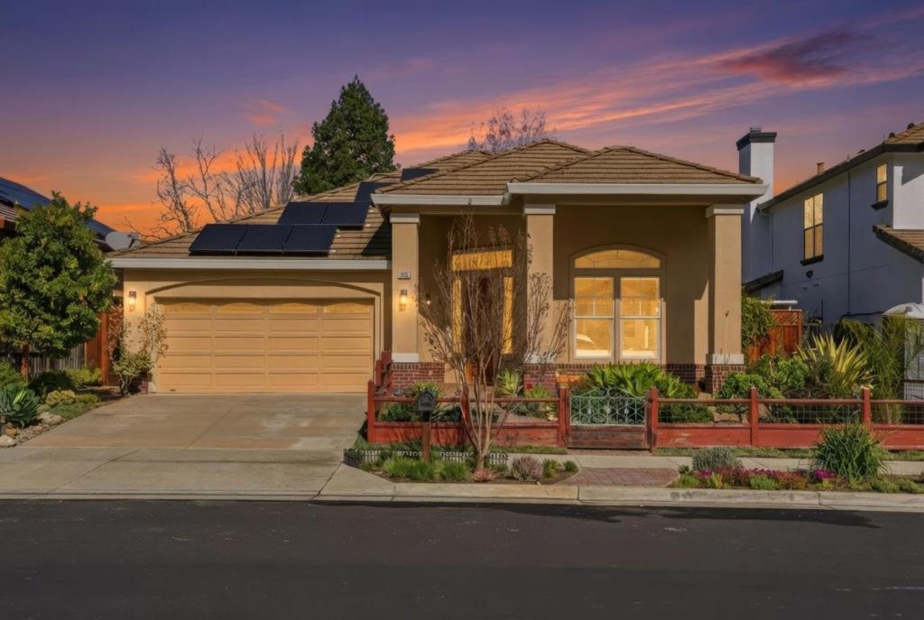 1655 Valley Oaks Drive