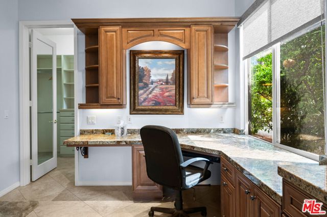 56645 Mountain, La Quinta CA: https://media.crmls.org/mediaz/305c16de-ecf9-4161-a6dd-e9d0ffaffaa3.jpg
