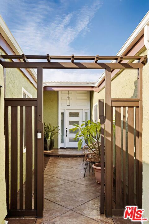 23699 Sandalwood Street photo 5