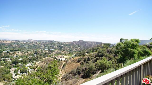 Drew Fenton | 2724 Angelo Drive Los Angeles CA | MLS: 7438883