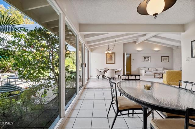 262 Crestwood Avenue, Ventura CA: https://media.crmls.org/mediaz/305c8c09-d25b-427c-b6bb-a577879d9a06.jpg