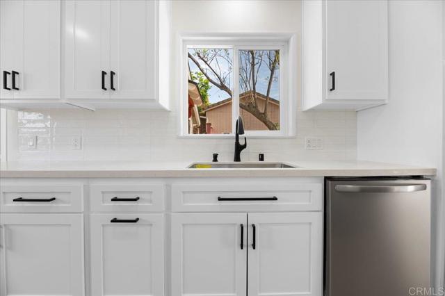 Detail Gallery Image 11 of 38 For 4042 Las Casas Ave, Claremont,  CA 91711 - 3 Beds | 2/1 Baths