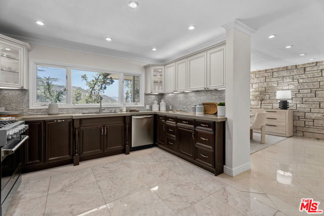 1743 Stone Canyon Road, Los Angeles CA: https://media.crmls.org/mediaz/305ce775-d037-44df-a29a-40a9928382d7.jpg