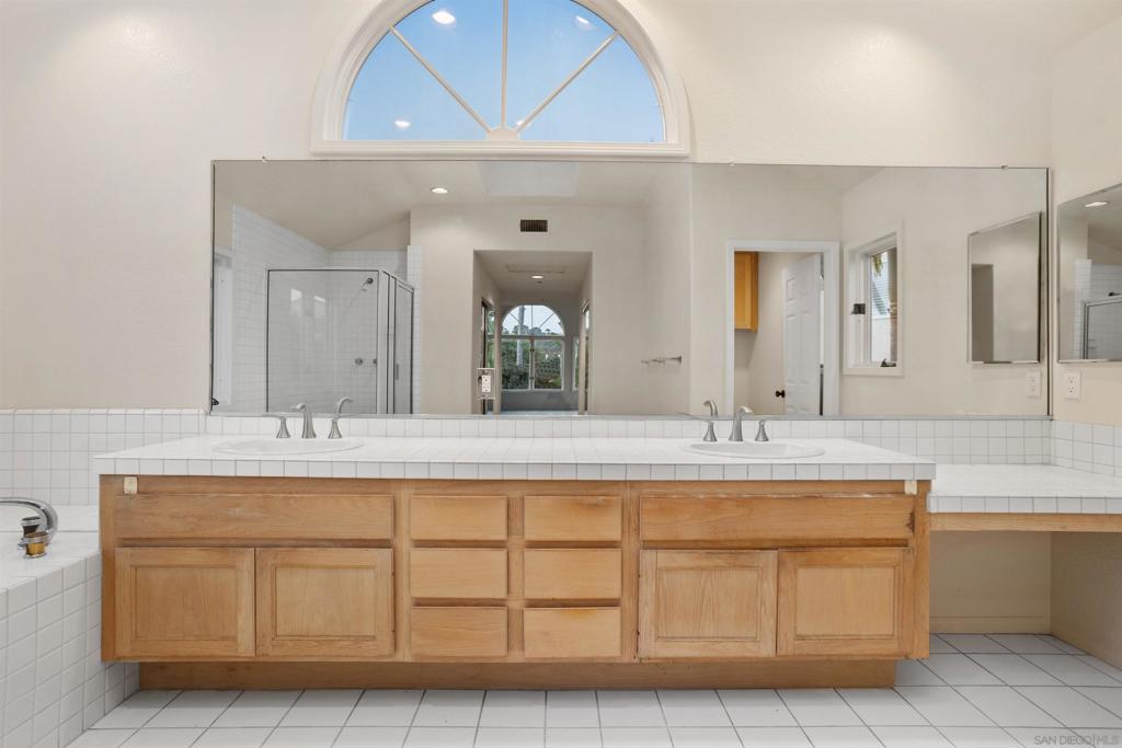 MLS #250025835SD img 20