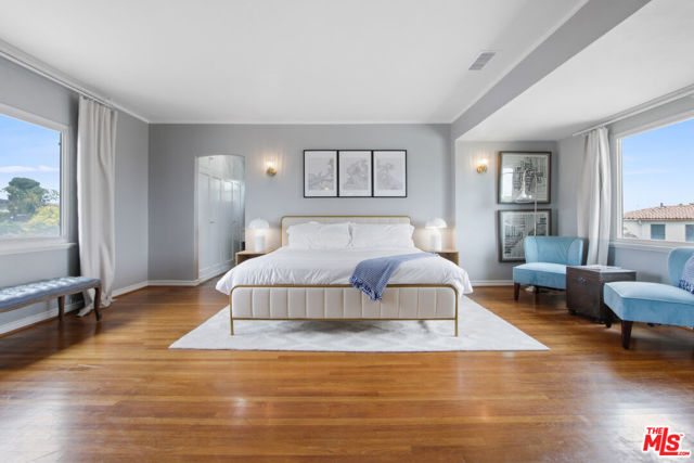 3691 Aureola Boulevard, View Park CA: https://media.crmls.org/mediaz/305d3afe-07f7-437b-bb26-644a064ee599.jpg