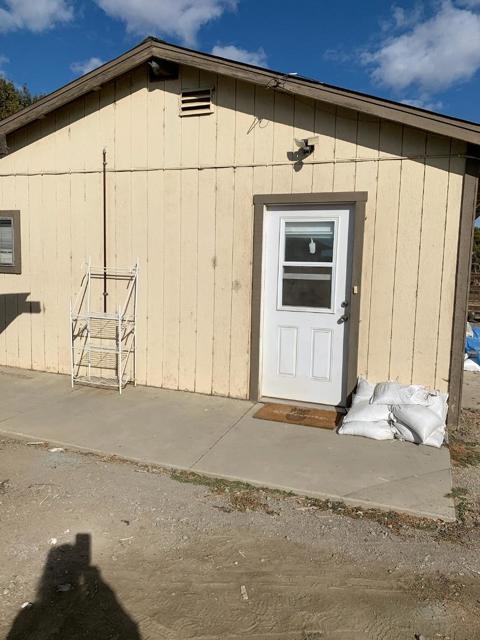 7470 Lovers Lane, Hollister CA: https://media.crmls.org/mediaz/305e13a5-df86-4ce5-a1cf-a644f5e034b1.jpg