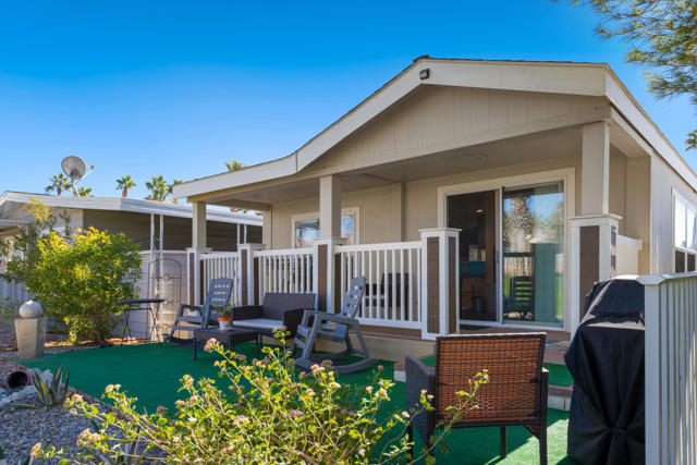 15500 Bubbling Wells Road, Desert Hot Springs CA: https://media.crmls.org/mediaz/305e60a0-2148-42df-b83e-4de6302899c5.jpg