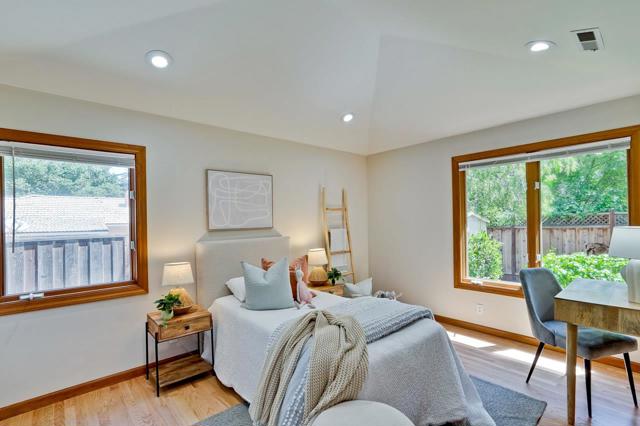 1625 Hazelaar Way, Los Altos CA: https://media.crmls.org/mediaz/305e7d41-ed7a-45b3-8137-21f06ed76062.jpg