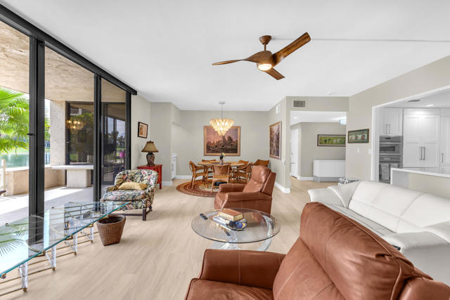910 Island Drive, Rancho Mirage CA: https://media.crmls.org/mediaz/305f048c-f0ae-4f19-81af-ab260dd95d7b.jpg