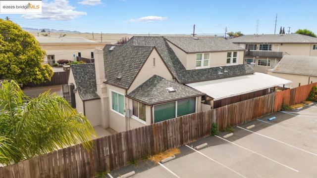 2090 Marina Blvd, San Leandro CA: https://media.crmls.org/mediaz/305f2d24-5487-48e7-92bf-4f5a158019a2.jpg