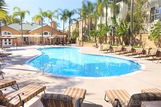 12374 Carmel Country Rd, San Diego CA: https://media.crmls.org/mediaz/305f3f77-7cf0-4659-a844-80a776bdb5c8.jpg
