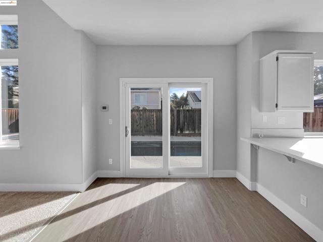 1176 Shadowcliff Ct, Brentwood CA: https://media.crmls.org/mediaz/305f817f-6054-43a8-af61-8089ef6663e5.jpg