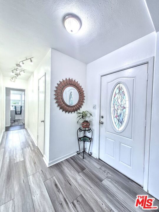 9518 Woodale Avenue photo 8