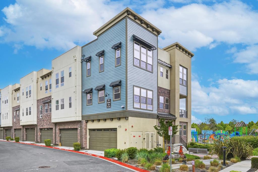 1753 Hazelnut Lane