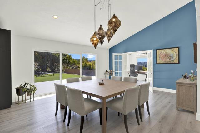 17351 Saint Andrews Dr, Poway CA: https://media.crmls.org/mediaz/30618a32-11d3-4eb4-8082-cecceafe34c5.jpg