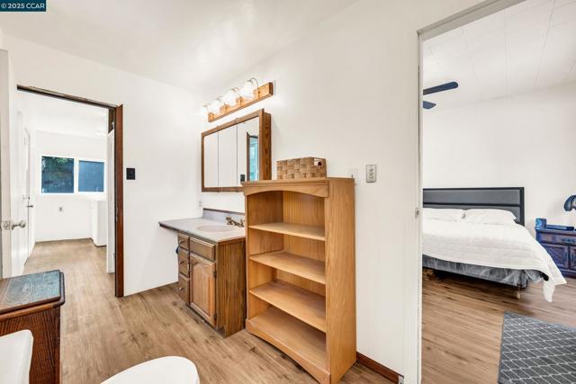 367 Rose Avenue, Pleasanton CA: https://media.crmls.org/mediaz/30623f07-2048-41f7-9c8b-9b00f31ce125.jpg