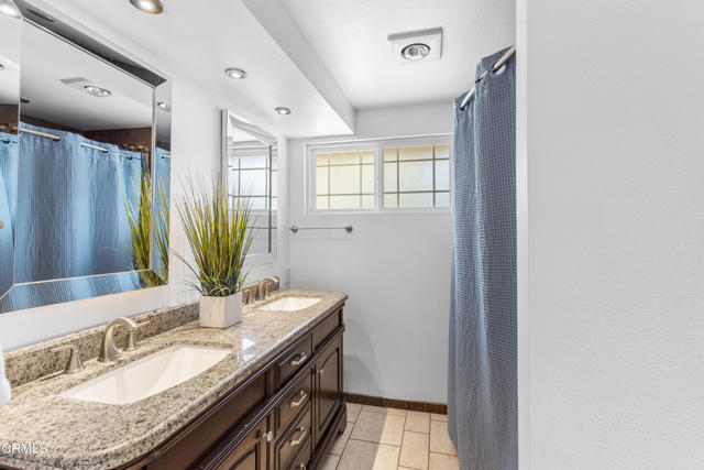Detail Gallery Image 17 of 45 For 1036 Stanford Dr, Simi Valley,  CA 93065 - 5 Beds | 2/1 Baths