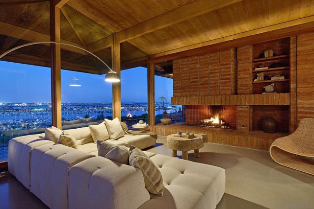 3016 Rogers Street, San Diego CA: https://media.crmls.org/mediaz/30627e7e-f77b-4566-994e-62149d9e94e6.jpg