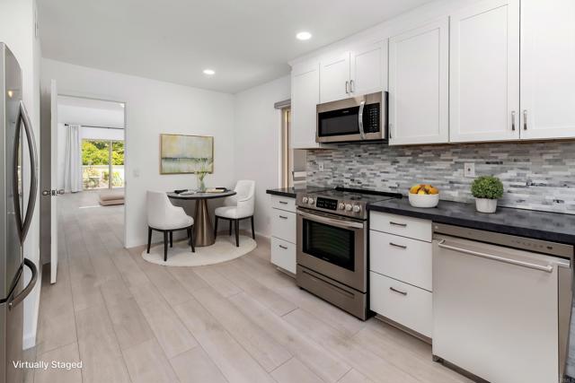 Detail Gallery Image 3 of 31 For 10276 Caminito Covewood, San Diego,  CA 92131 - 2 Beds | 2 Baths