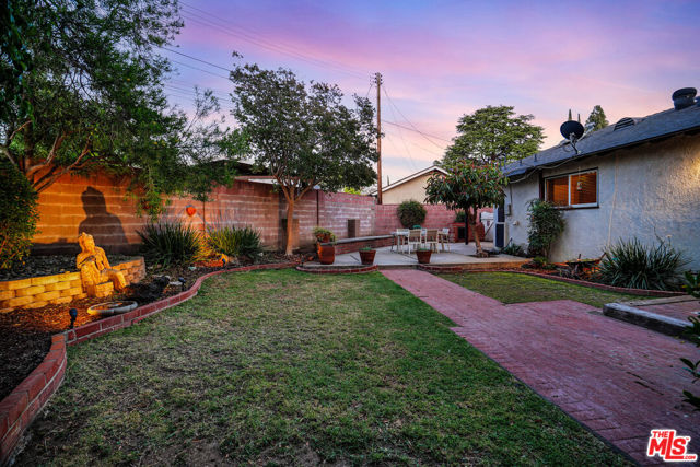 15241 Septo Street, Mission Hills (San Fernando) CA: https://media.crmls.org/mediaz/3062cd3d-7276-48b1-b234-1fa925e2ec9b.jpg