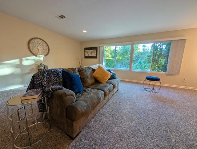 3806 Round Valley Circle, Stockton CA: https://media.crmls.org/mediaz/30634d1f-9de7-4187-a2a6-d316804c269b.jpg