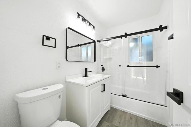1301 Clove St, El Cajon CA: https://media.crmls.org/mediaz/30646637-2dcf-4de6-8384-c9f041807e12.jpg