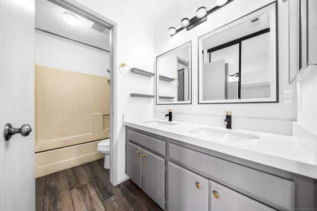 9302 Twin Trails Dr, San Diego CA: https://media.crmls.org/mediaz/306517fa-b4fd-4012-9782-f42f9dbe4909.jpg