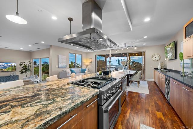 Detail Gallery Image 15 of 40 For 614 Ocean View Ave, Encinitas,  CA 92024 - 4 Beds | 4/1 Baths